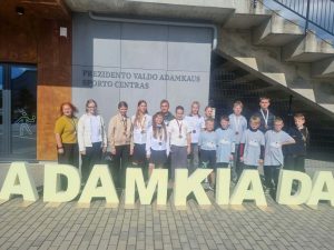 Iš ,,Adamkiados” mūsų mokiniai grįžo su medaliais