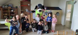 Judėjimo savaitė ir  renginys ,,Rieda ratai rateliukai” ikimokyklinio ugdymo ,,Pelėdžiukų” grupėje